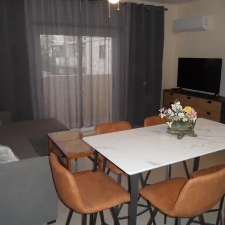 Family And Friends Flat Close To The Sea, Free Internet *