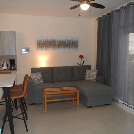 Family And Friends Flat Close To The Sea, Free Internet *
