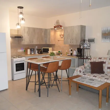 Apartment Family And Friends Flat Close To The Sea, Free Internet *