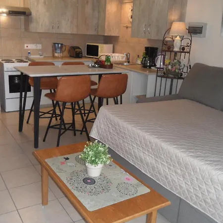 Family And Friends Flat Close To The Sea, Free Internet *